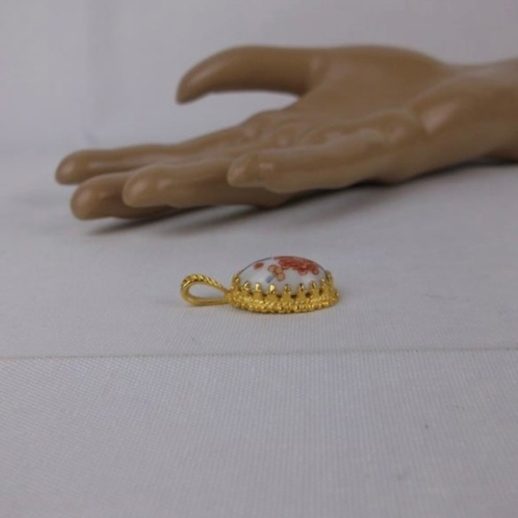 Vintage 1960s Arita Japan Fine Bone China Pendant - Picture 2 of 3